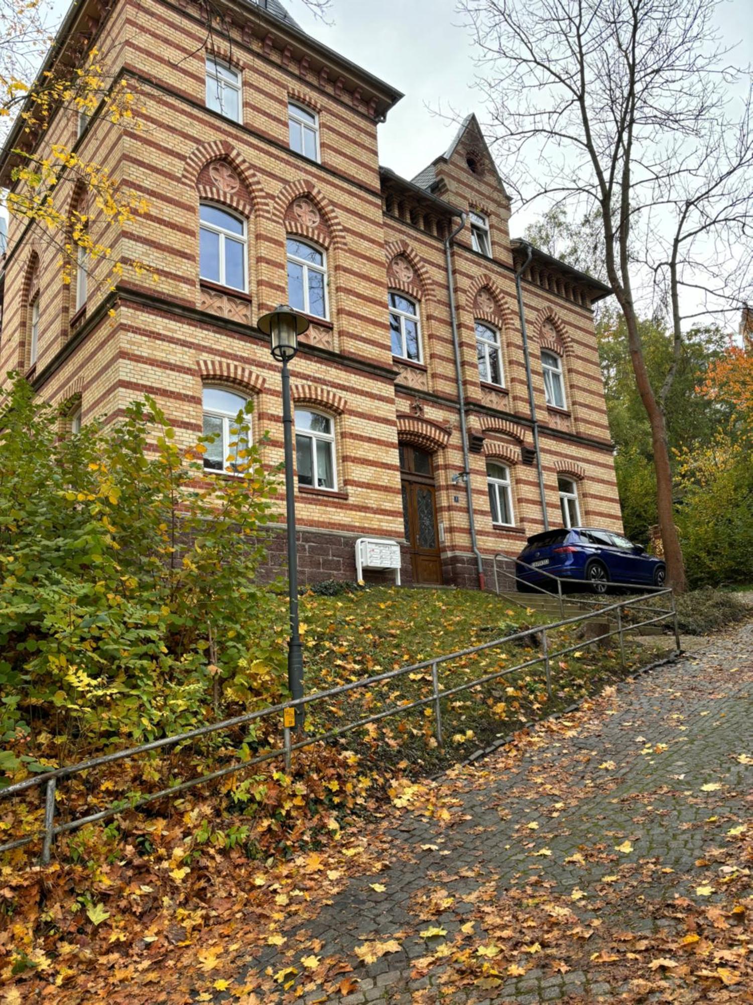 Marktresidenz Eisenach- Stilvolle Maisonette Mit 3 Zimmern Und 2 Baedern
